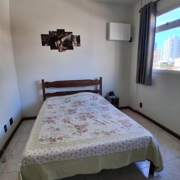 Apartamento da Música a 300 metros da areia da Praia do Morro, com 1 quarto, Garagem, tv smart e Wi-fi - Foto 2