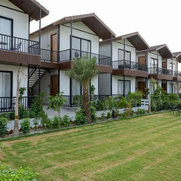 Aayovea Resort Ayodhya Near Ram Mandir & Saryu River, хотел в Ayodhya