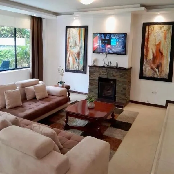 Hospedaje en Quito Norte, Apartamento & Suite independientes, hotel a Quito