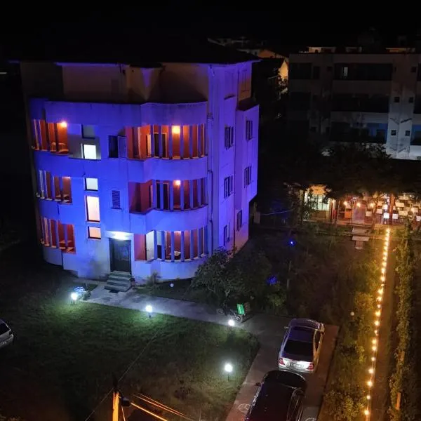Viesnīca La Famiglia Villa pilsētā Velipoje