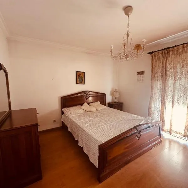 Rua Gama Barros 22 SUITE, hotel em Charneca