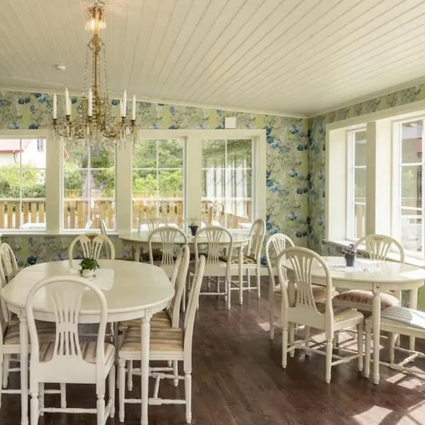 Ardrebo B&B, hotelli kohteessa Ljugarn