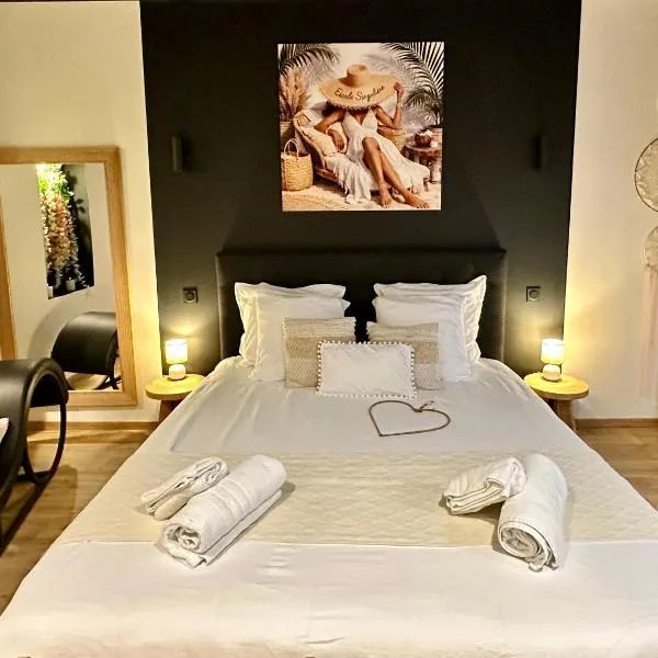 Escale Singulière - Balnéo, patio et confort 4 étoiles, hotel in Sète