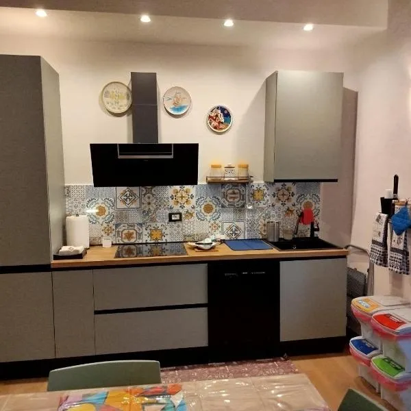 Mary House, hotel u gradu Pjombino