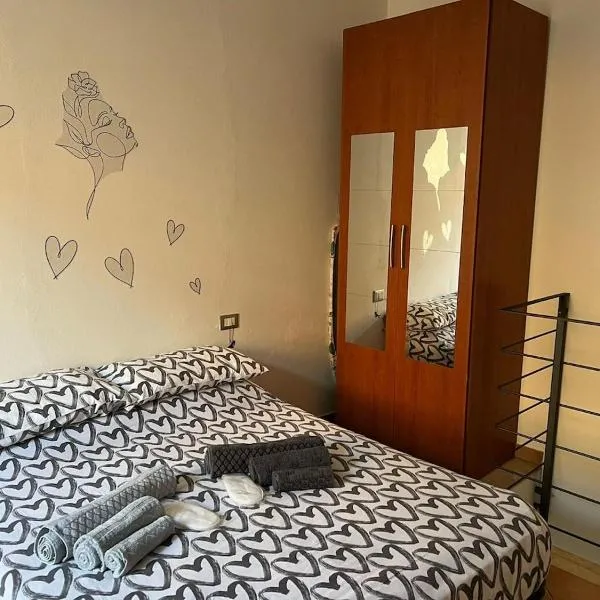 Casina Casetta - appartamento su 2 livelli - vicino al centro storico, Hotel in Piacenza
