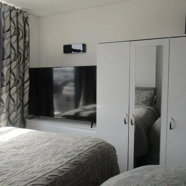 Cozy Studio Rental with Private Facilities in Greater London, hotel sa Welling