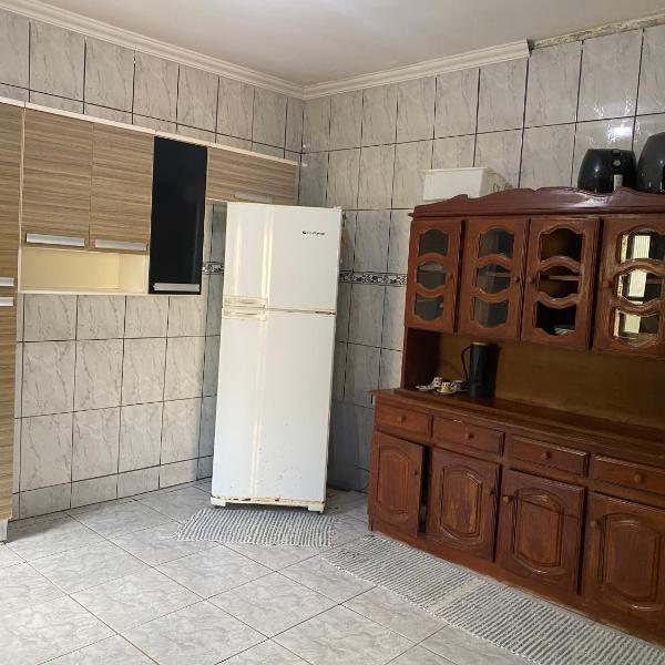 Casa aconchegante 10 minutos da praia - Foto 4