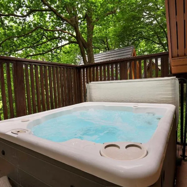 Chudleigh में, होटल Lodge Nine for 6 with Hot Tub - Spa Resort in Devon