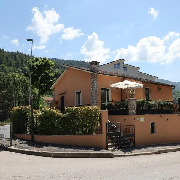 La Genziana - villino con parcheggio privato, hotel v destinácii Popoli
