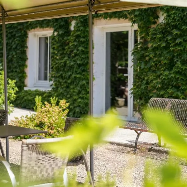Logis Hôtel Le Clos Pité, khách sạn ở Préchacq