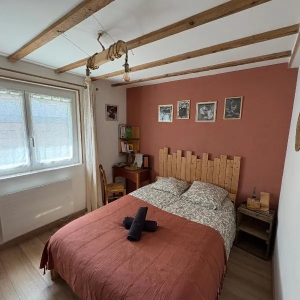Chambre cosy en pleine nature, proche de Dijon, hotel i Val-Suzon