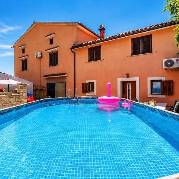 Apartment Karlo, Heated pool, private parking, hotel em Bibići