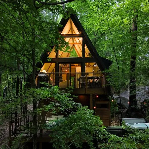 Wilewood A-Frame, Romantic Treehouse Getaway, Hot Tub, khách sạn ở Abbeville