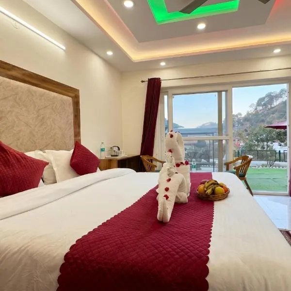 Alpenglow Kasauli Freestanding Bathtub & Himalayan View Retreat Operated By Evening Sky, hotel in Kasauli