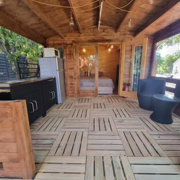 Chalet en bois avec terrasse au calme proche plage et nature, hotel u gradu 'Le Muy'