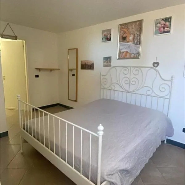 Stanza indipendente, hotel i Cogoleto