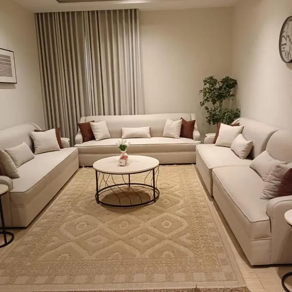 شقة رائعة- دخول ذاتي, hotel a Al-Khubar