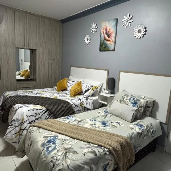 Sunset Villa 786 Overport, hotelli kohteessa Durban