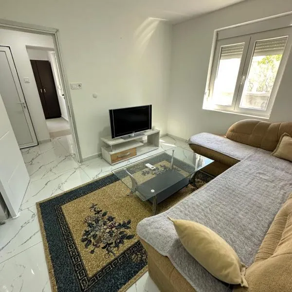 IZO Apartman Montenegro Bar, מלון בבאר