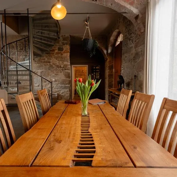 Maisonette-Wohnung mit Kamin im historischen Gewölbe, hotel sa Großharthau