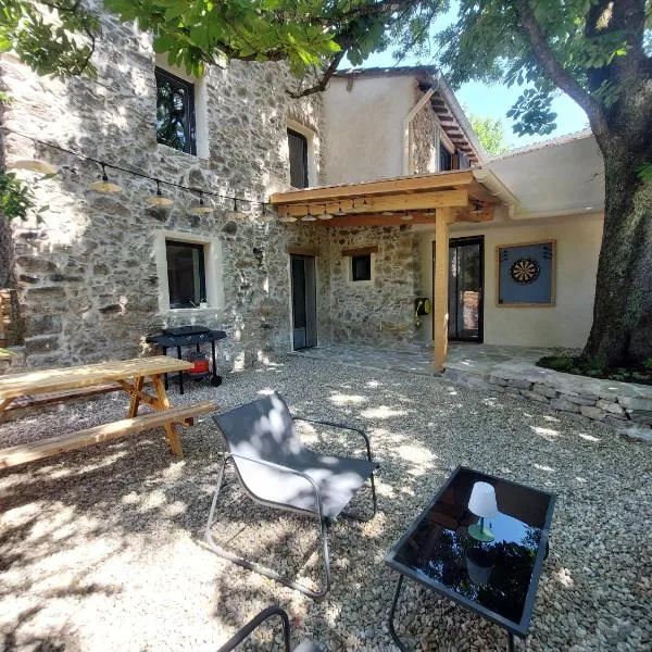 Le gîte du marronnier, Hotel in Saint-Bresson