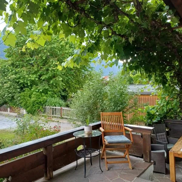 Apartment zur Weinlaube, hotel din Inzing