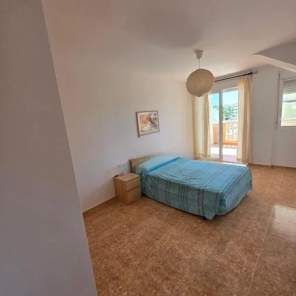 Durino apartment with terrace, hotel in Moncófar