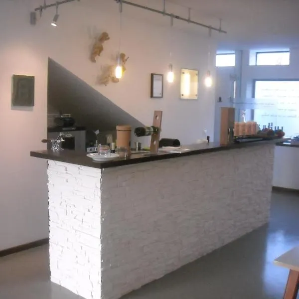 Weinek's Kellerstöckl u. Lodge, hotel v destinaci Güssing