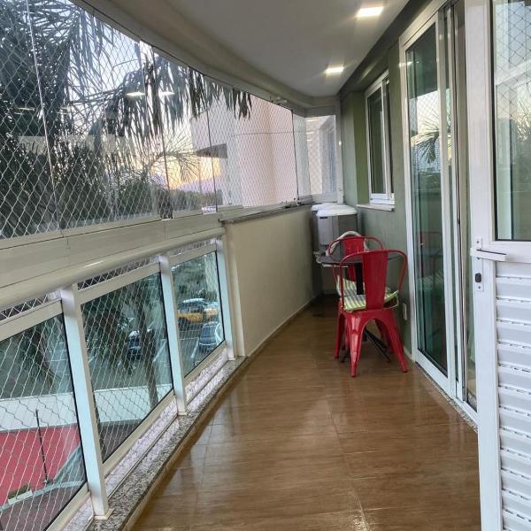 Apartamento espaçoso com varanda aconchegante - Foto 5