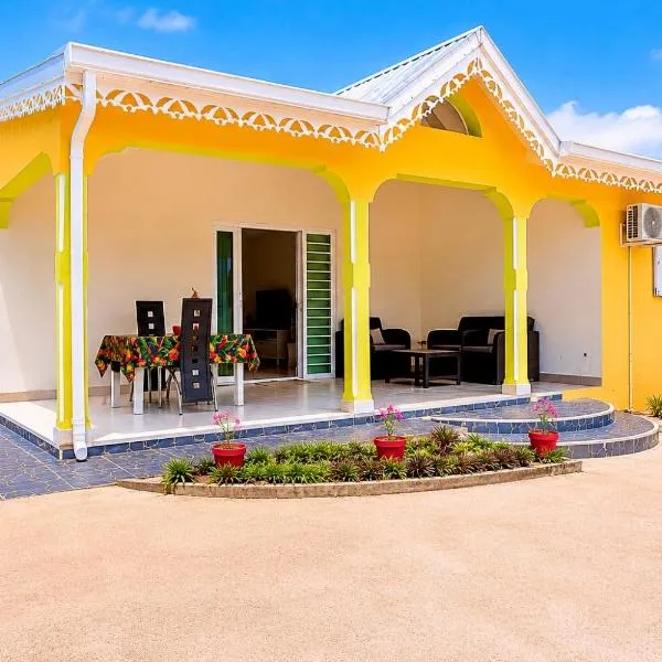 Villa Familiale Bord De Mer, Hotel in Sainte-Rose