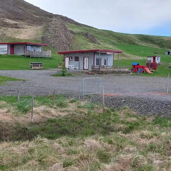 Ásbrandsstadir Cottages، فندق في Vopnafjörður
