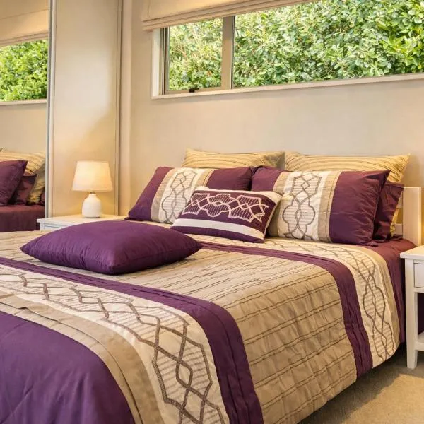 Close motorway, free breakfast, Fabulous views, selfcontained, hotel v Aucklandu