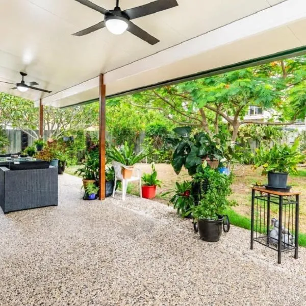Delightful Duplex on Rose Ct, Bongaree, Hotel in Bongaree