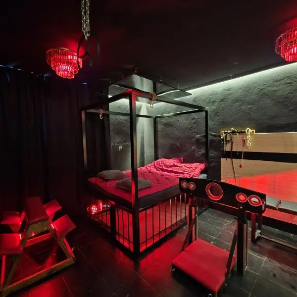 Kinky Aparts BDSM glamour, Hotel in Warschau