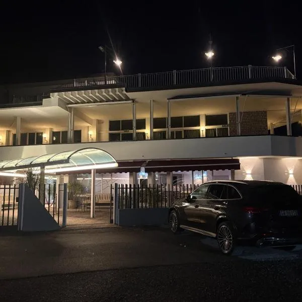 Hotel Eurovil Beach & Pool, Hotel in Predore
