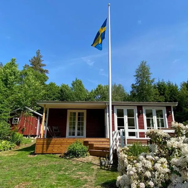 Magical hide-away in the forest, hotel di Trensum