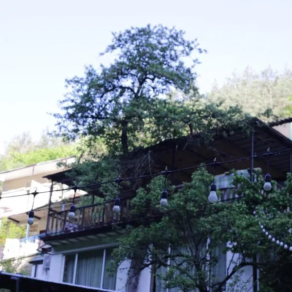 Riviera Guesthouse: Dilican şehrinde bir otel