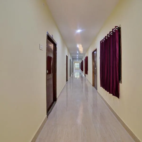 SPOT ON SRI DATTA GRAND INN, hotell i Warangal