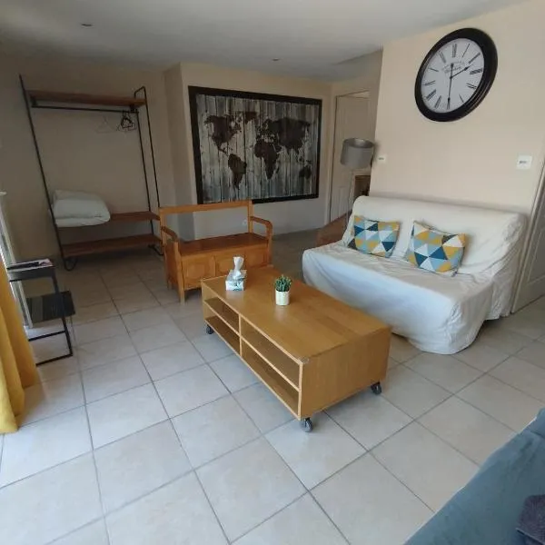 Studio La Gière, hotel in Beaumes-de-Venise