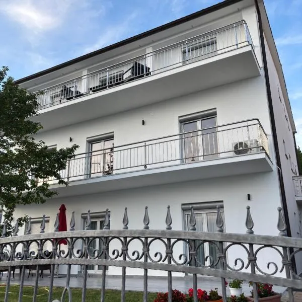 Villa Mirjana, hotel in Dramalj