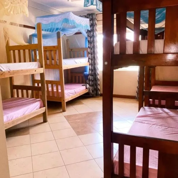 Open Skyz Backpackers Hostel, hotel di Kampala
