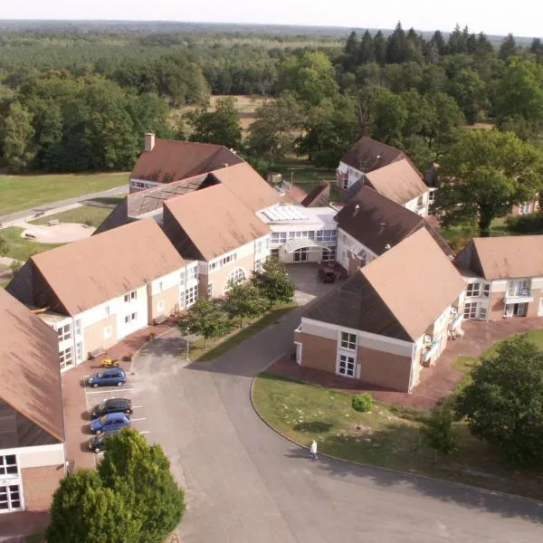 Domaine de Mont-Evray, hotel in Souesmes