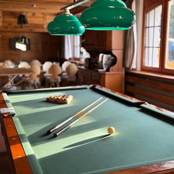 Colorado Riders Chalet โรงแรมในครองส์มอนตานา