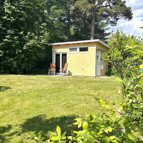 Cozy cottage close to nature and city, hôtel à Stockholm