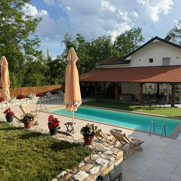 Mirkovci में, होटल Villa Atanis