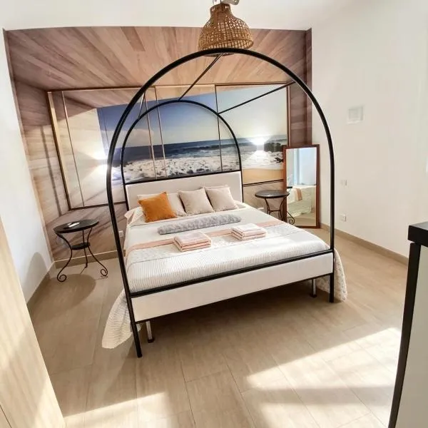 the Lighthouse accommodation, hotel in Taranto