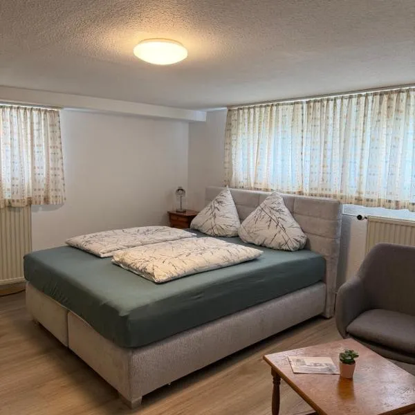 Van Kim 2 - Souterrain Monteurwohnung, Hotel in Emden