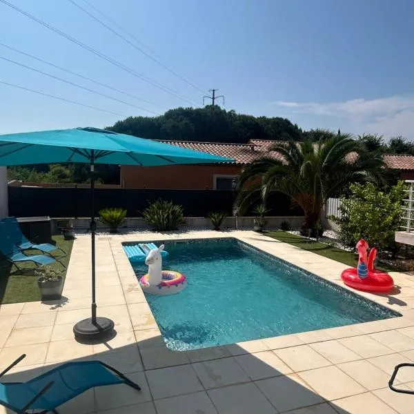 Appartement piscine Puget-sur-Argens, hotel in Puget-sur-Argens