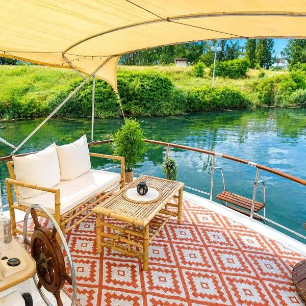 Evasion Romantique sur le Rhône, hotel in Valence