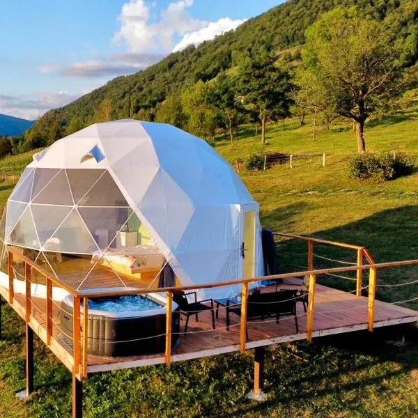 Starry Dome - Manta's Retreat Glamping Cornereva, hotell sihtkohas Cornereva